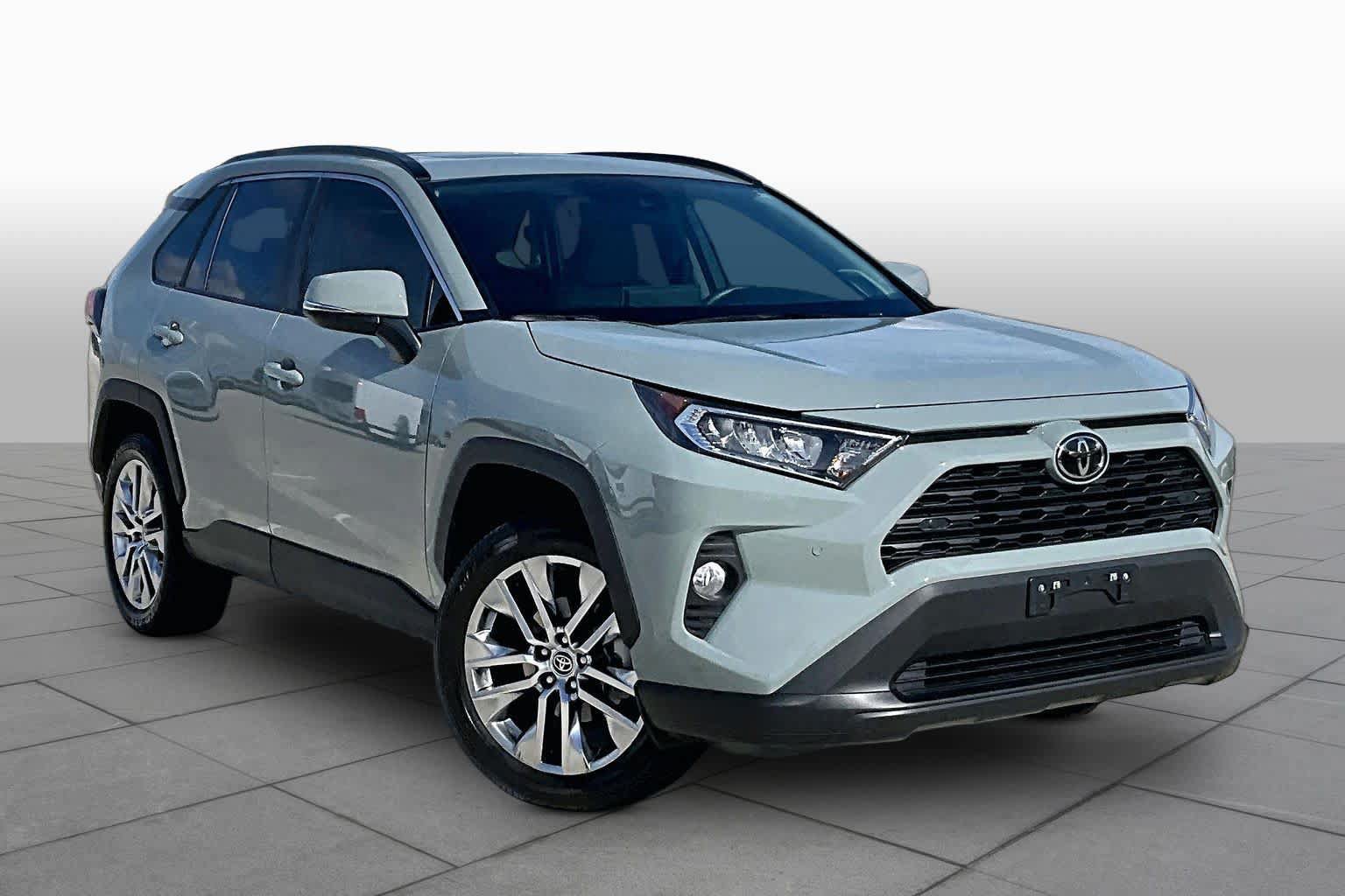 Used 2021 Toyota RAV4 XLE Premium FWD image 2