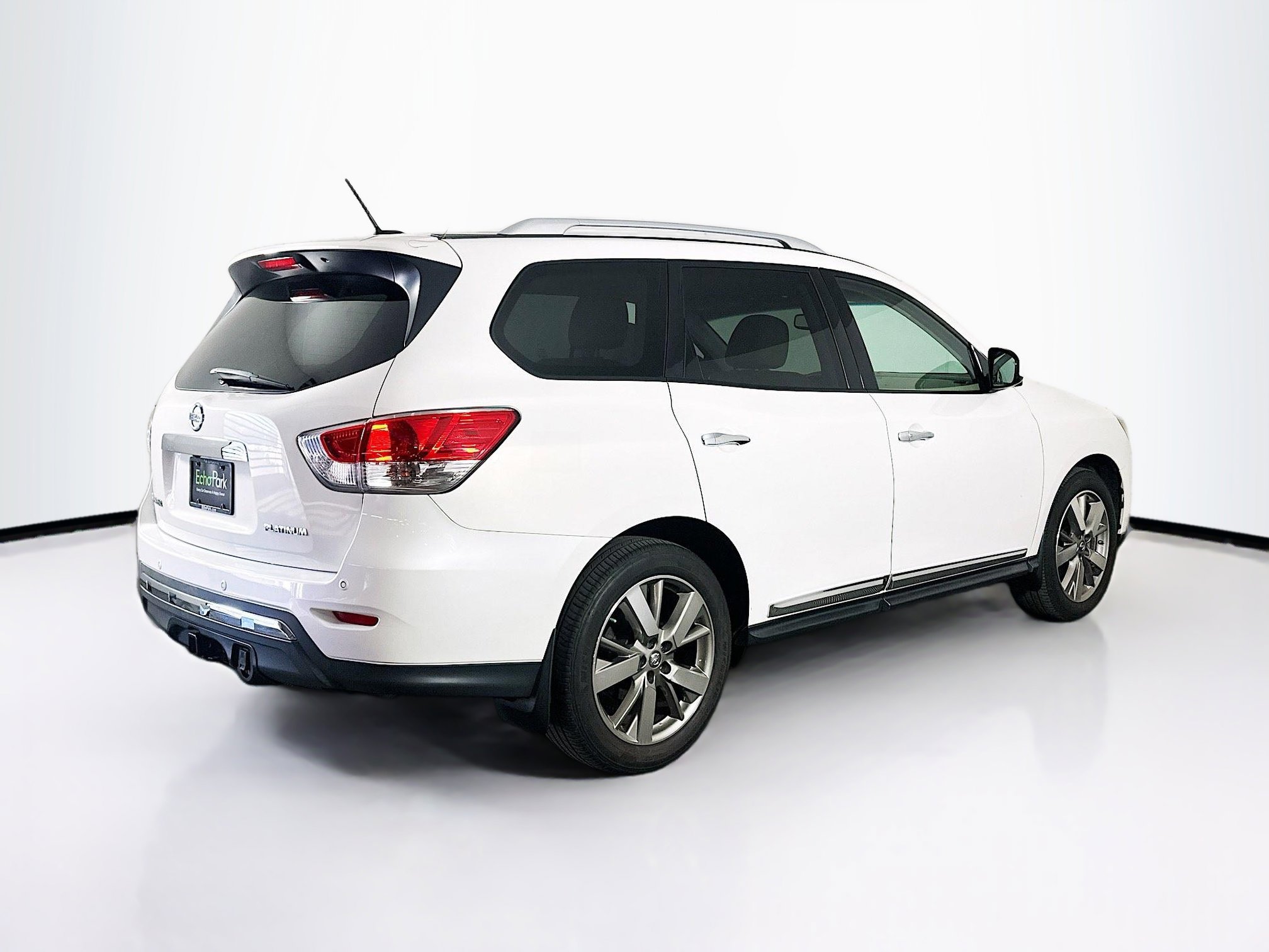 Used 2014 Nissan Pathfinder Platinum image 9
