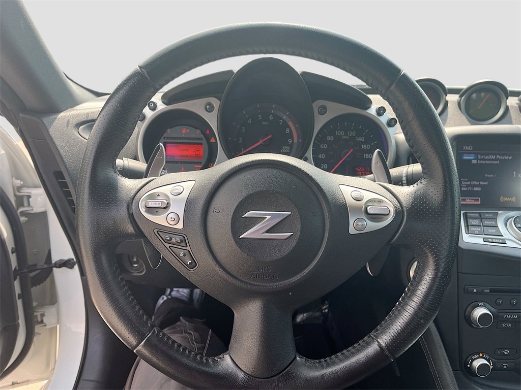 Used 2018 Nissan 370Z w/ Sport Package image 11