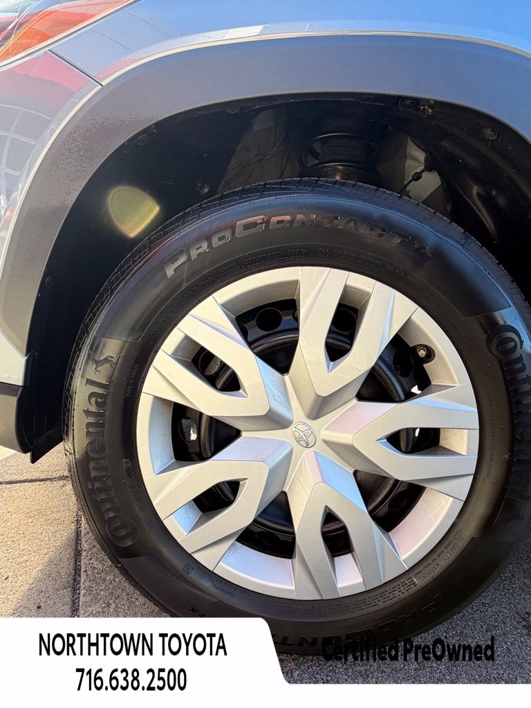 Used 2024 Toyota Corolla Cross L AWD/4WD image 12