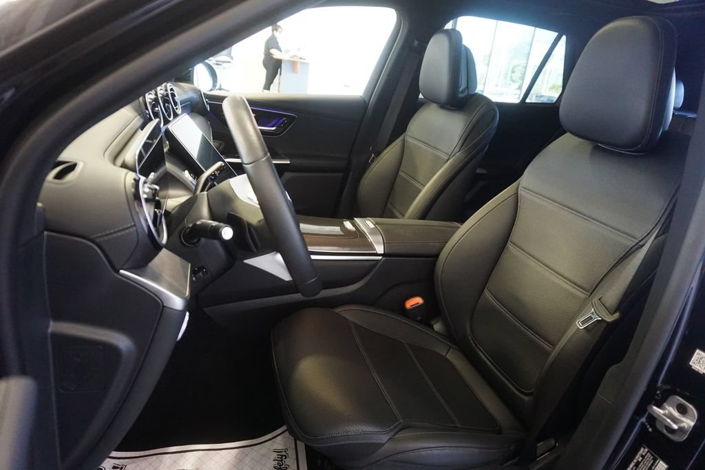 Used 2024 Mercedes-Benz GLC 300 4MATIC image 19
