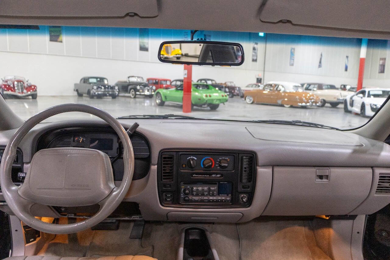 Used 1995 Chevrolet Impala SS RWD image 11