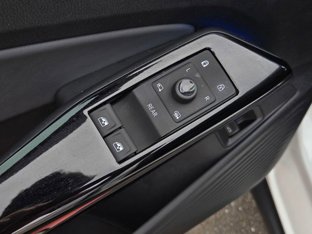 Certified 2023 Volkswagen ID.4 Pro S Plus AWD/4WD image 12