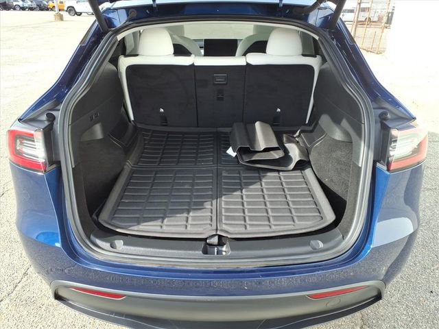 Used 2023 Tesla Model Y Long Range image 13