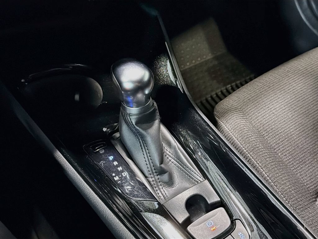 Used 2019 Toyota C-HR XLE FWD image 17