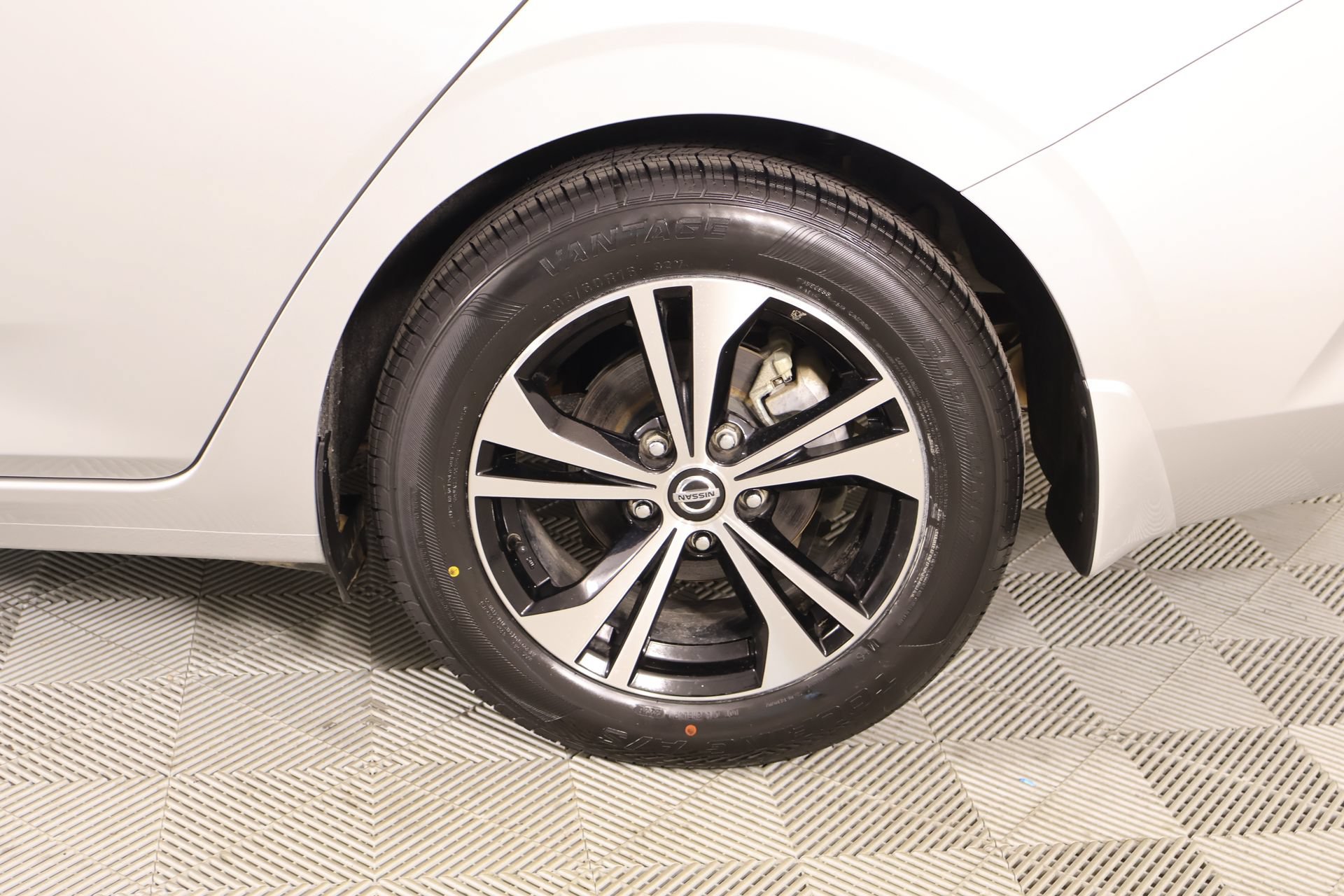 Used 2023 Nissan Sentra SV FWD image 17