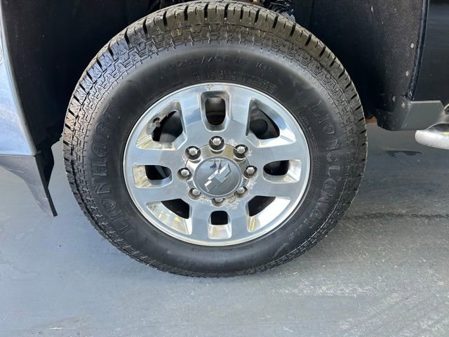 Used 2015 Chevrolet Silverado 2500 LT w/ LT Convenience Package AWD/4WD image 12