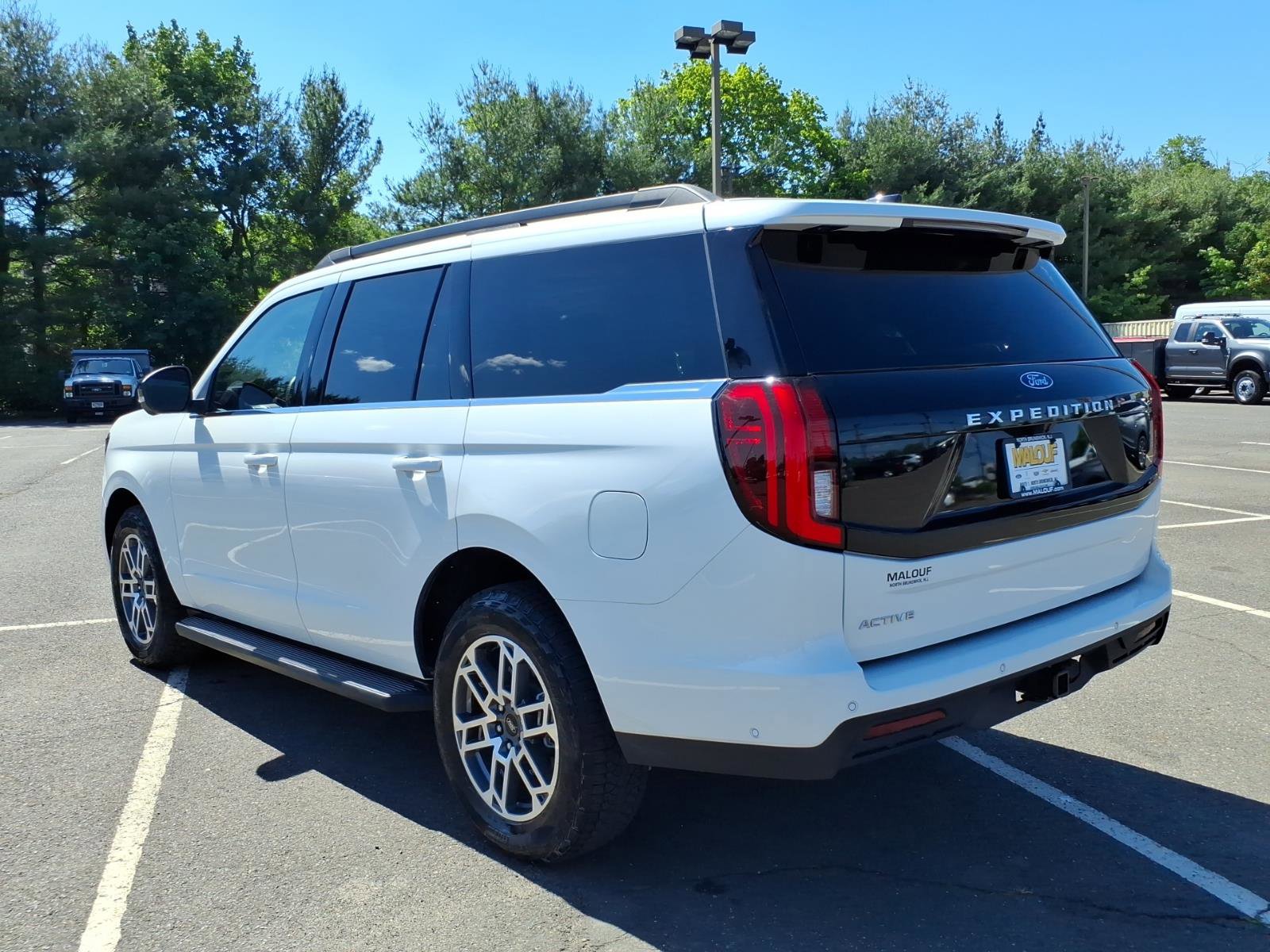 Used 2025 Ford Expedition Active AWD/4WD image 4