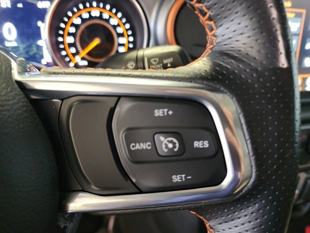 Used 2023 Jeep Gladiator Mojave w/ Cold Weather Group image 18