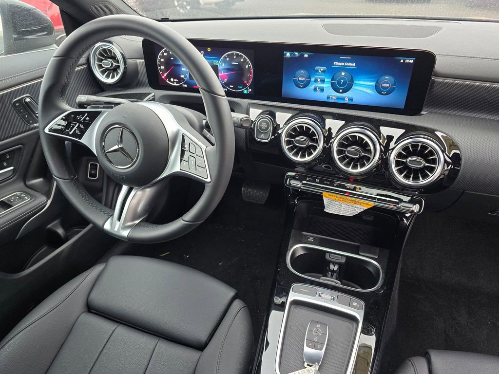 Used 2025 Mercedes-Benz CLA 250 4MATIC image 11