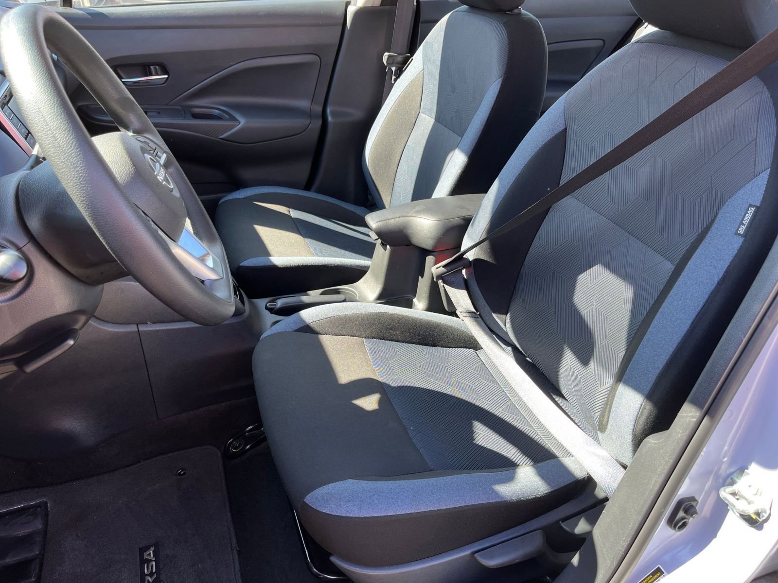 Used 2025 Nissan Versa SV image 32