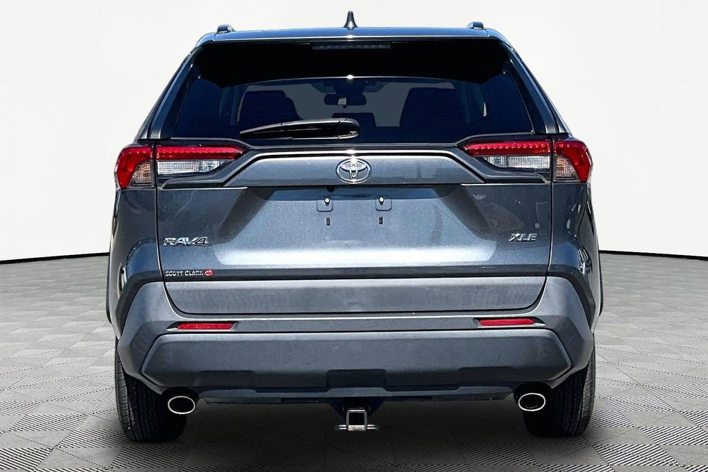 Used 2020 Toyota RAV4 XLE image 7