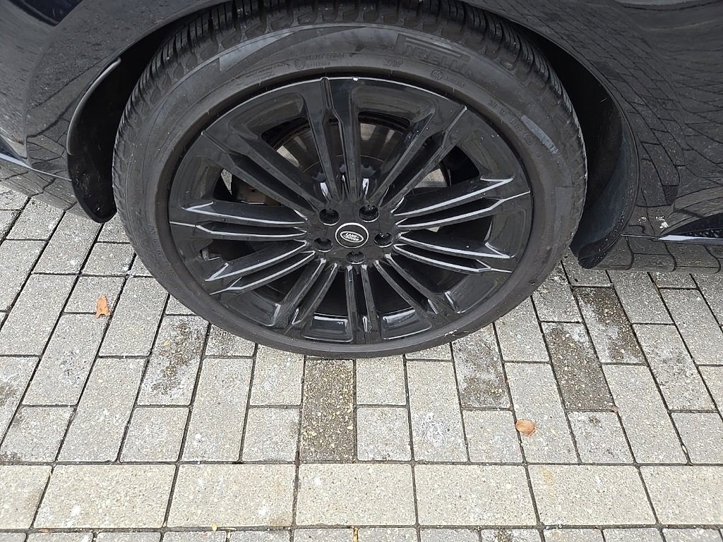 Used 2024 Land Rover Range Rover Long Wheelbase Autobiography image 12