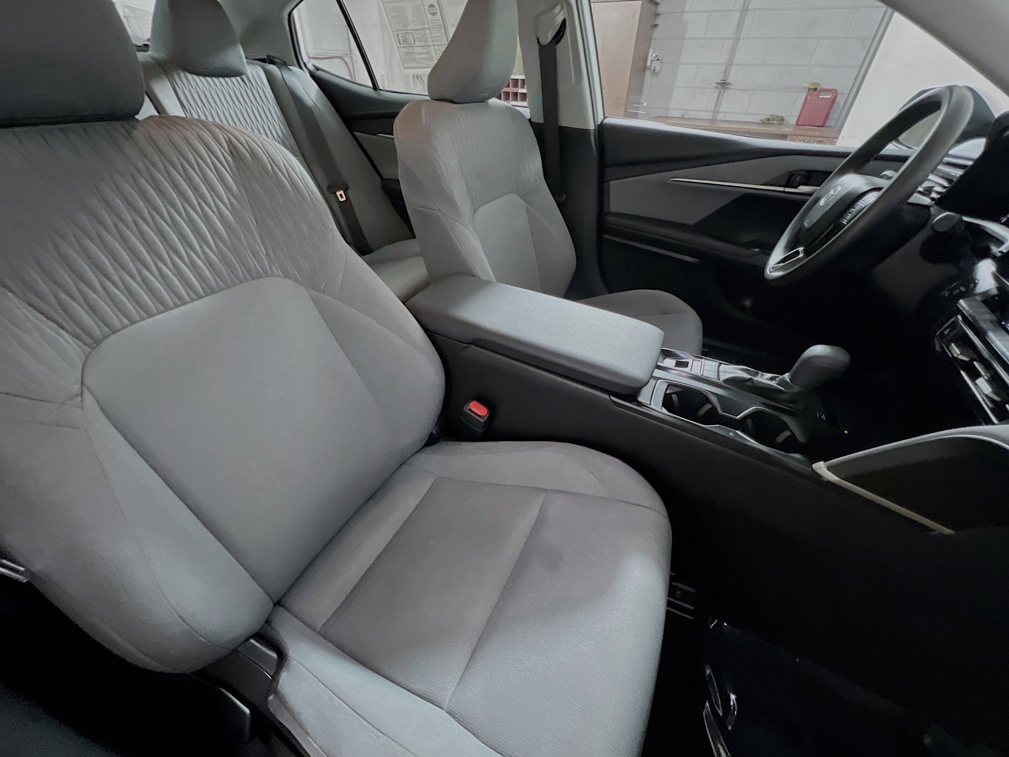 Used 2025 Toyota Camry LE w/ Convenience Package image 31