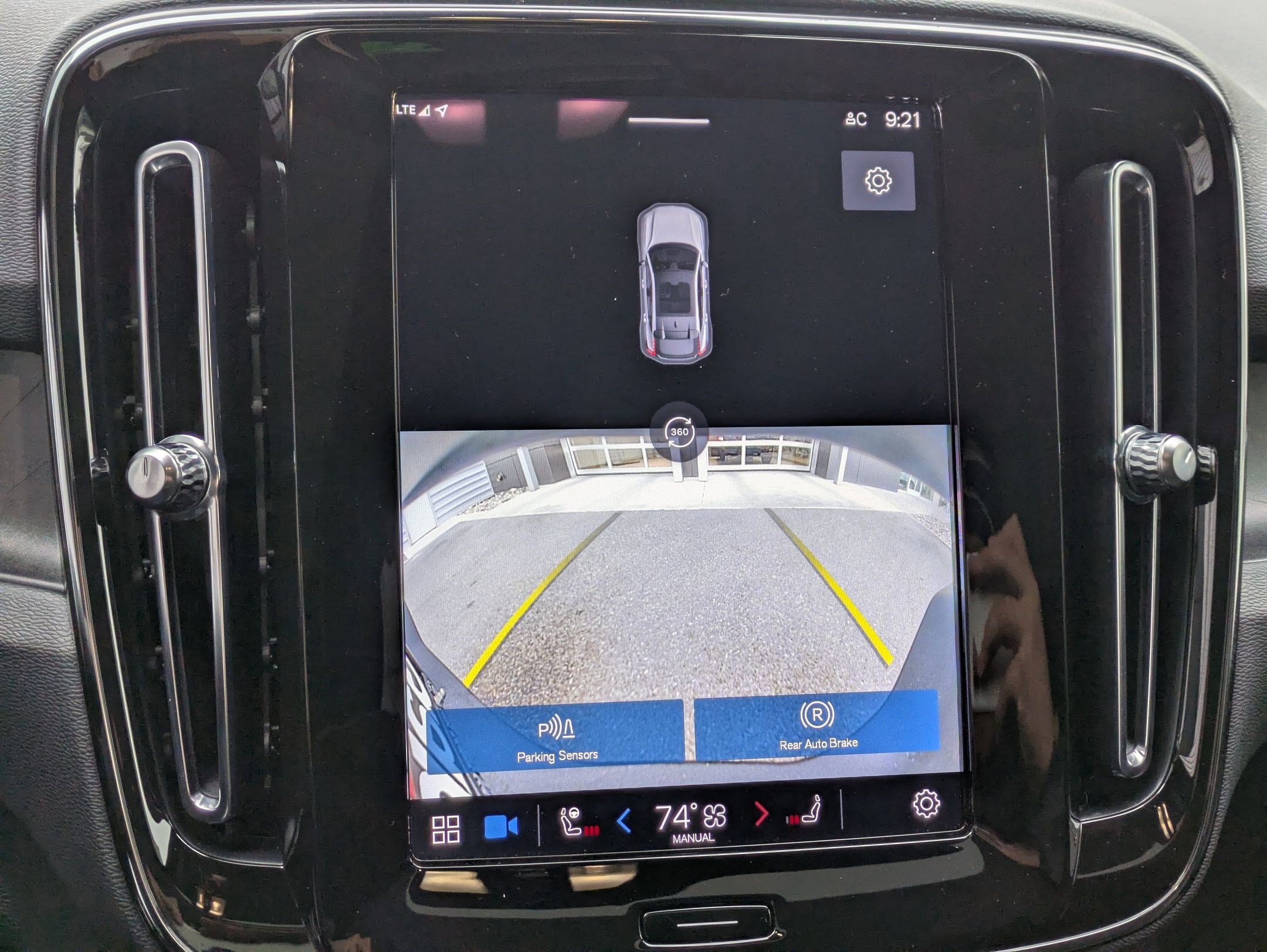 Certified 2023 Volvo C40 P8 Recharge Ultimate image 20