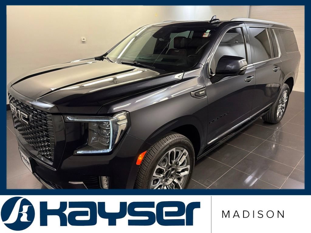 Used 2023 GMC Yukon XL Denali Ultimate AWD/4WD image 3