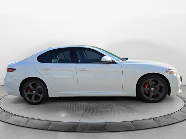 Used 2017 Alfa Romeo Giulia AWD w/ Sport Appearance Package image 6