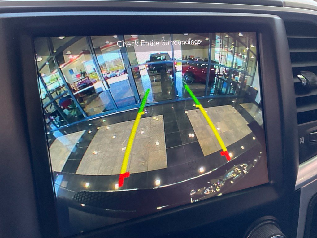 Used 2019 RAM 1500 Classic SLT w/ Luxury Group AWD/4WD image 16