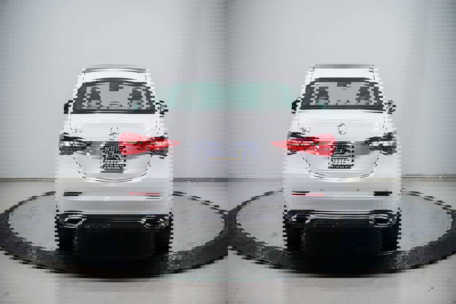 Used 2025 Mercedes-Benz C 300 Sedan image 3