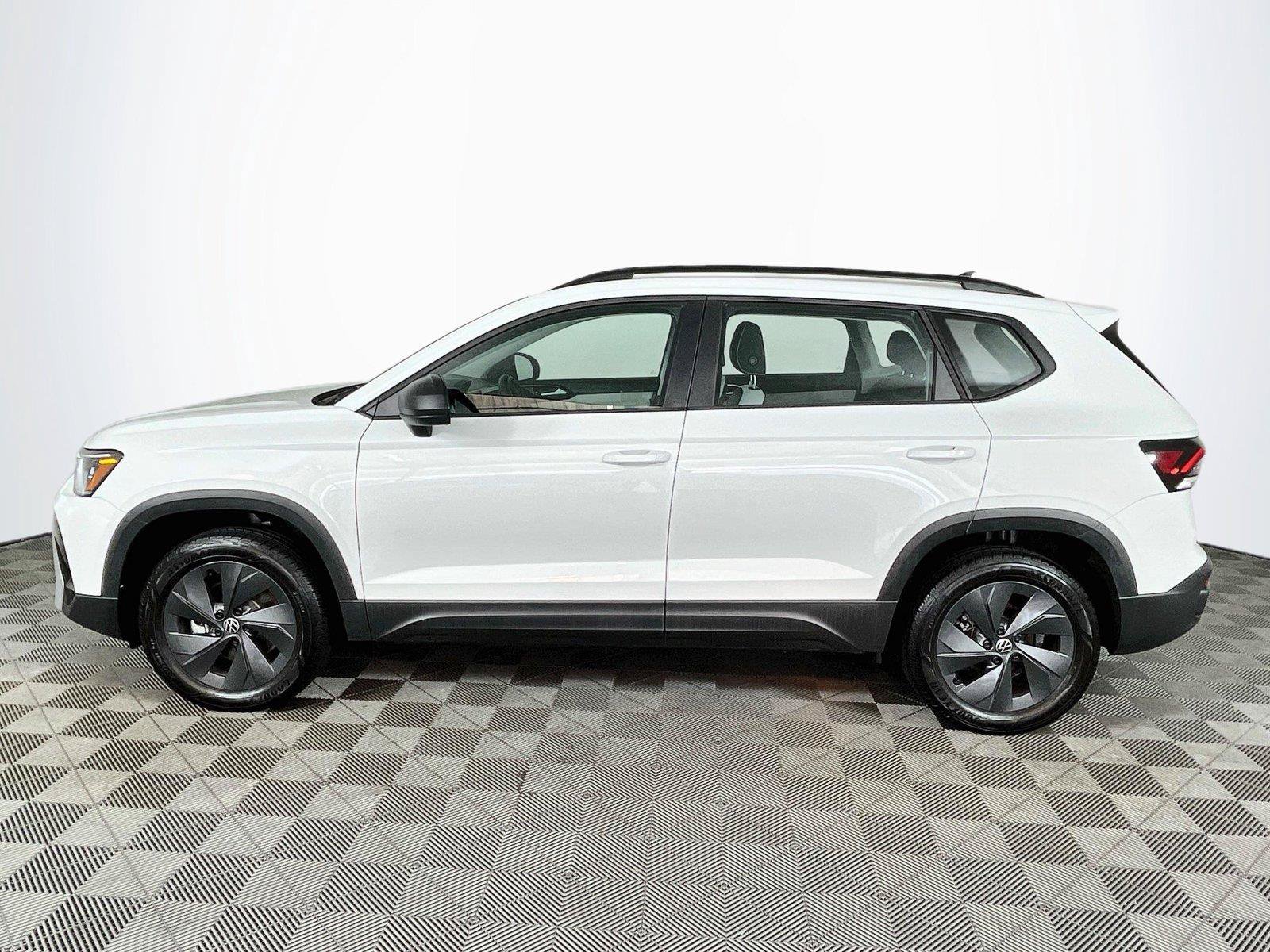 Used 2026 Volkswagen Taos S FWD image 4