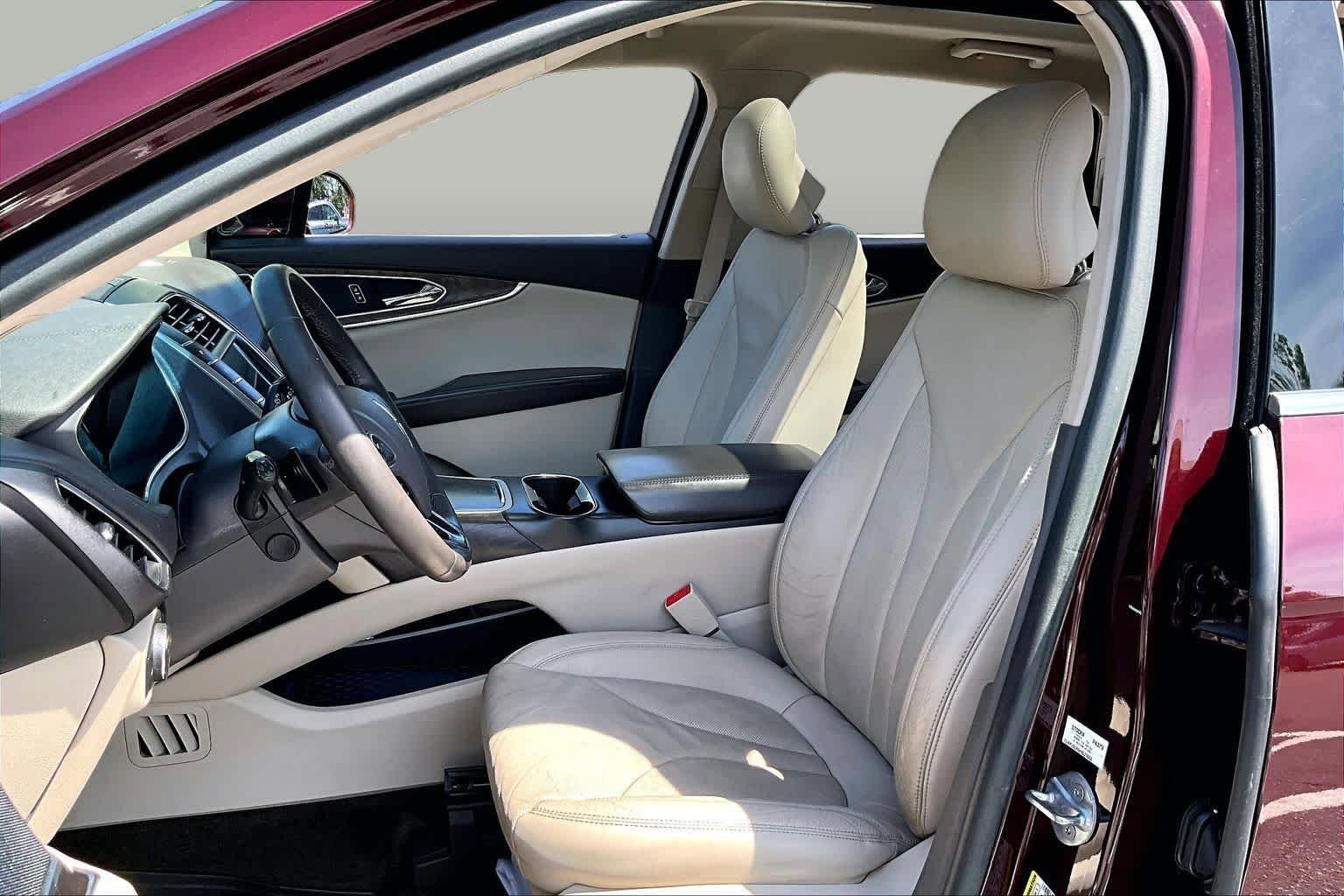 Used 2017 Lincoln MKX Reserve FWD image 8