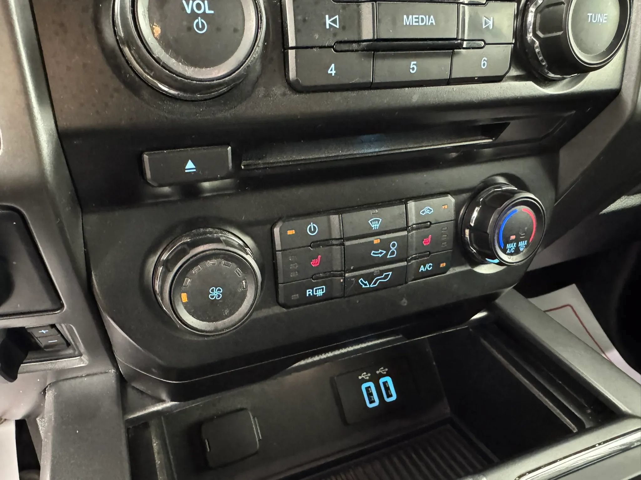 Used 2016 Ford F150 XLT w/ Equipment Group 302A Luxury AWD/4WD image 19