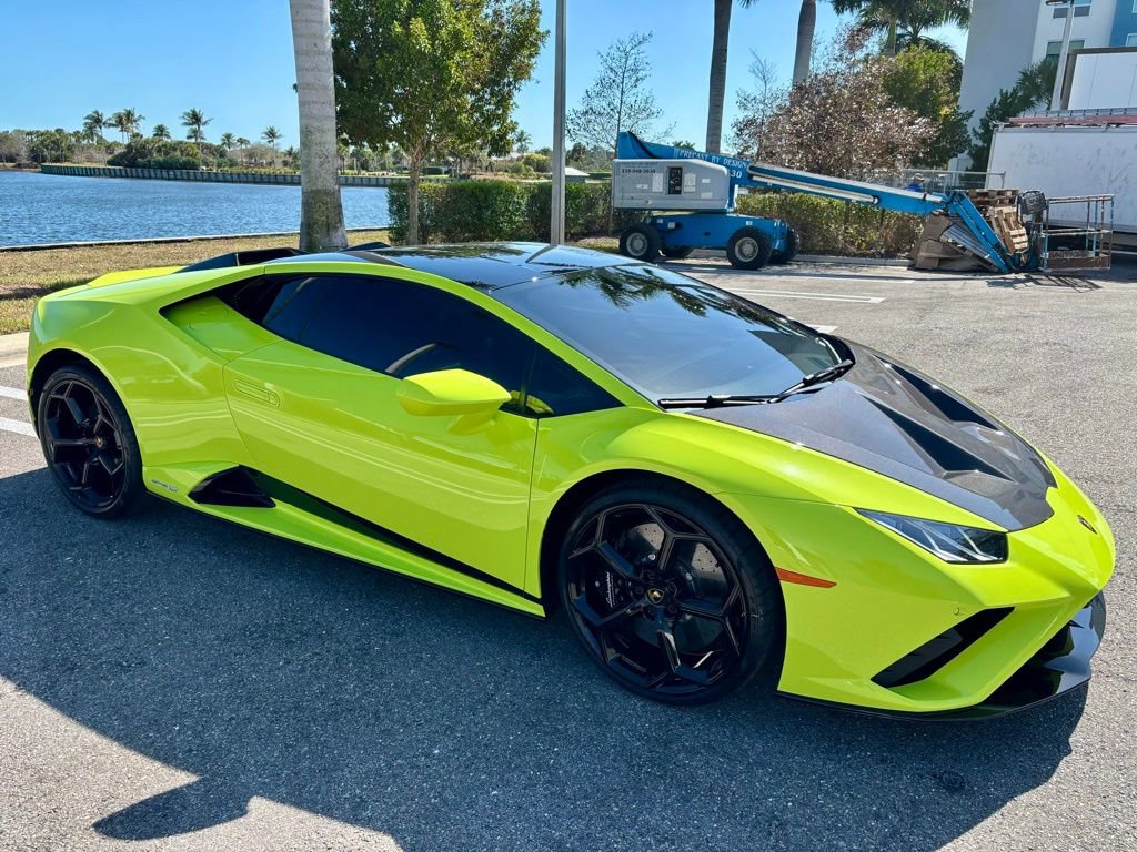 Used 2022 Lamborghini Huracan EVO image 4