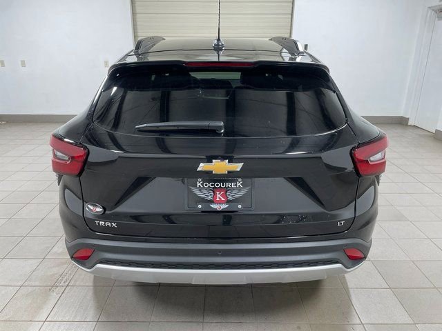 New 2026 Chevrolet Trax LT w/ Driver Confidence Package FWD image 5