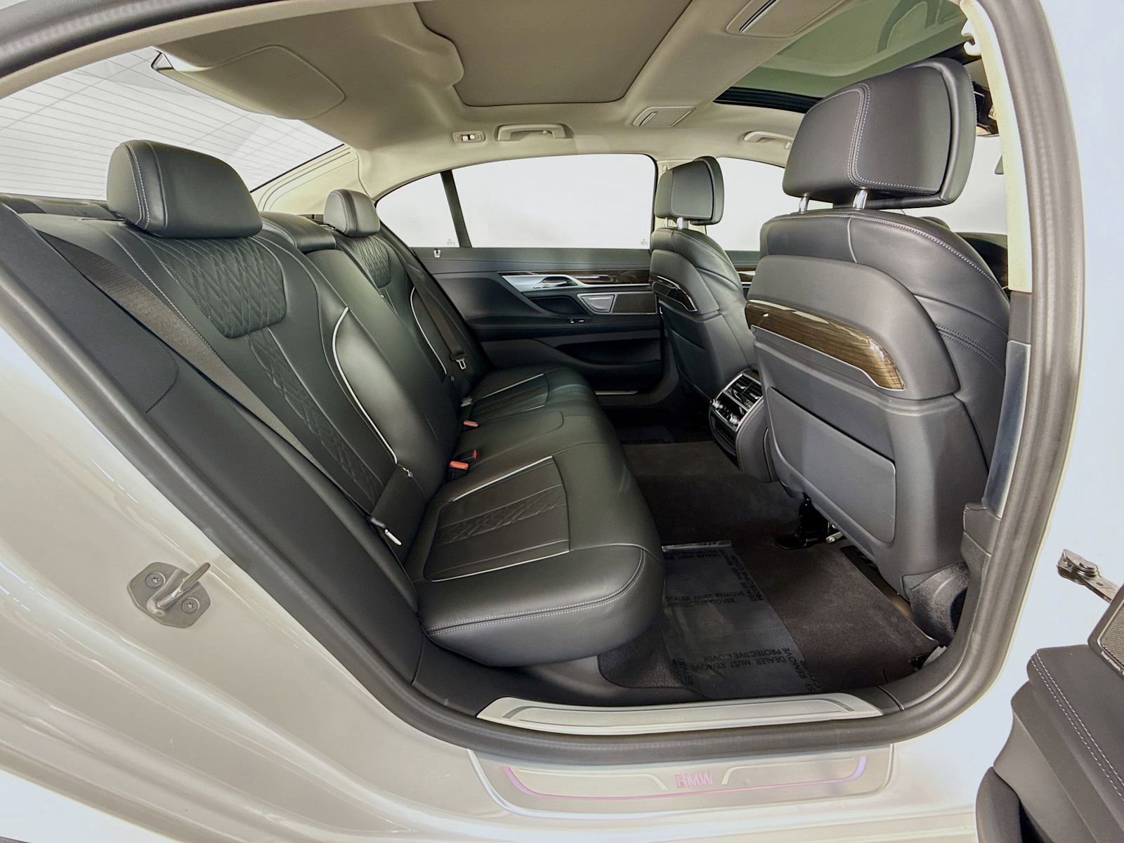 Certified 2022 BMW 750i xDrive image 29