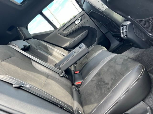 Used 2021 Volvo XC40 P8 Recharge w/ Advanced Package image 46