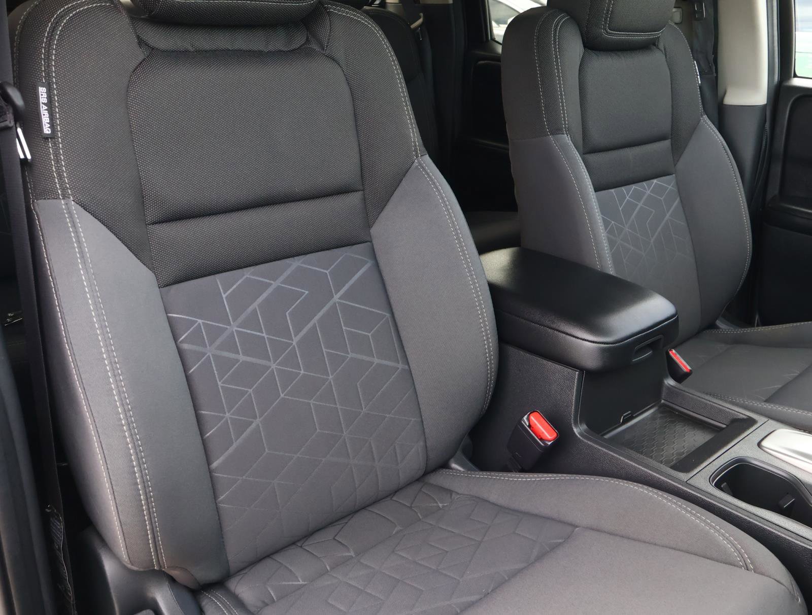 Used 2025 Nissan Frontier SV image 18