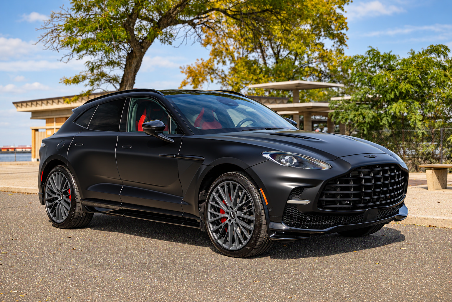 Used 2025 Aston Martin DBX 707 AWD/4WD image 3