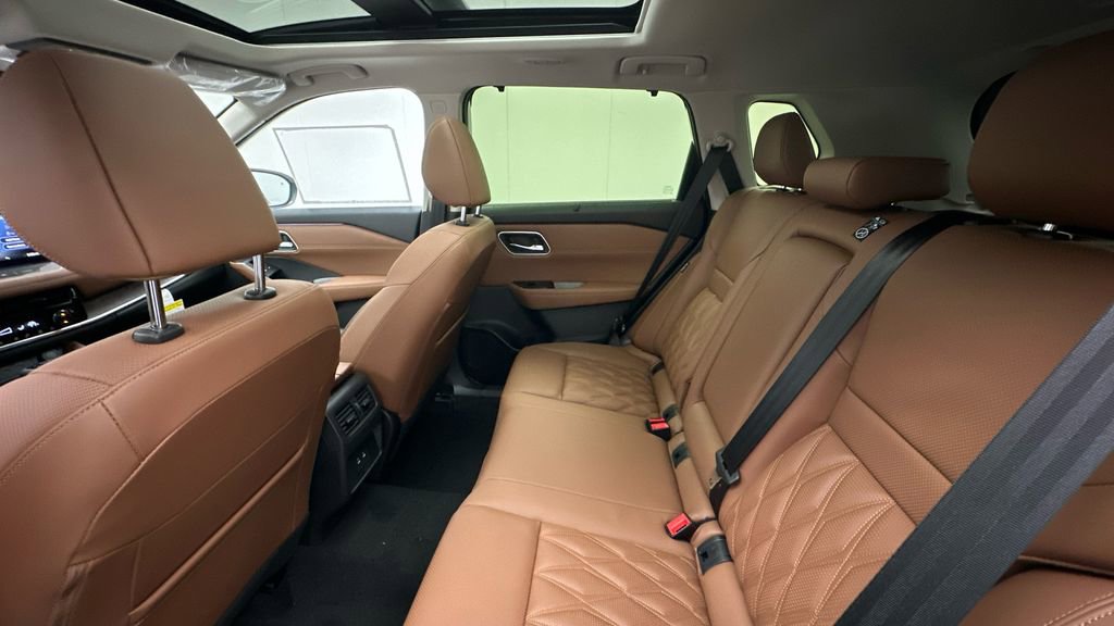 New 2026 Nissan Rogue Platinum image 10