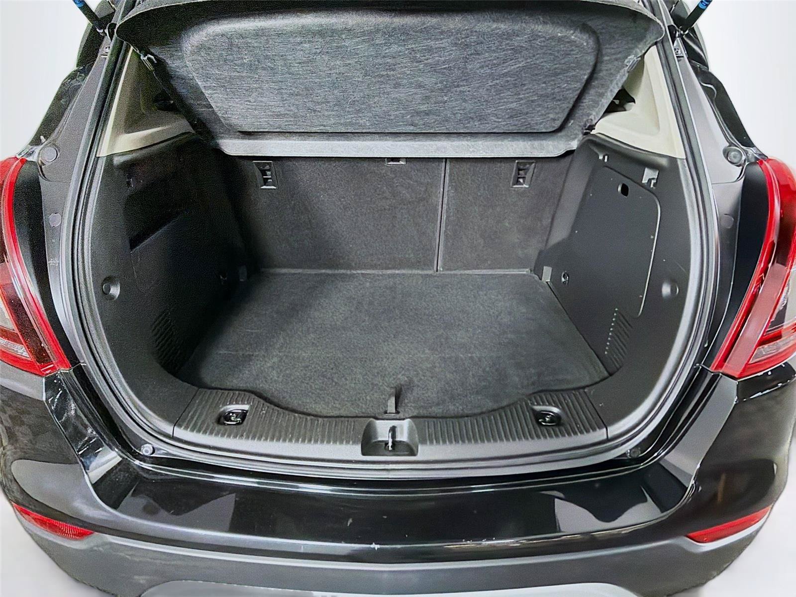 Used 2020 Buick Encore Preferred AWD/4WD image 14