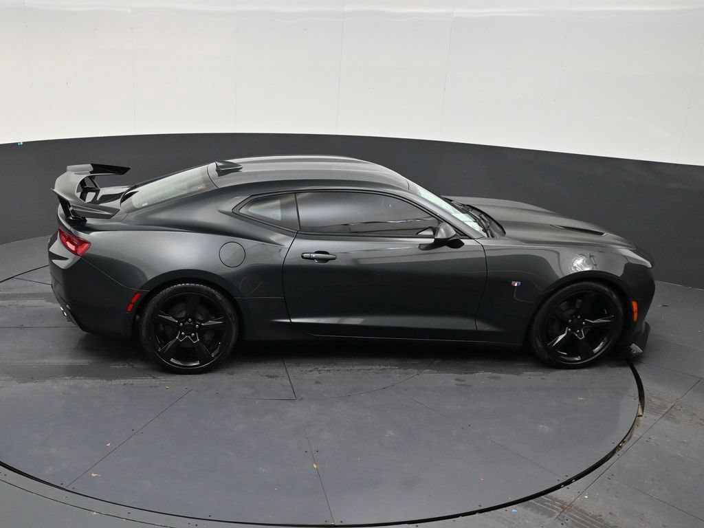 Used 2018 Chevrolet Camaro SS RWD image 17
