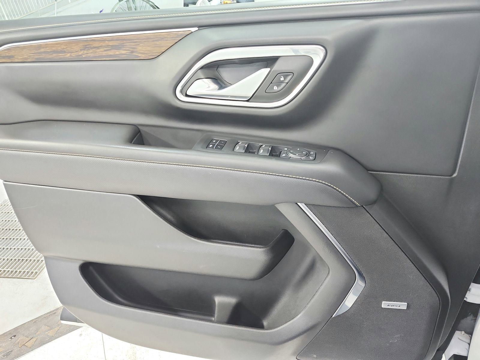 Used 2023 Chevrolet Suburban Premier image 35