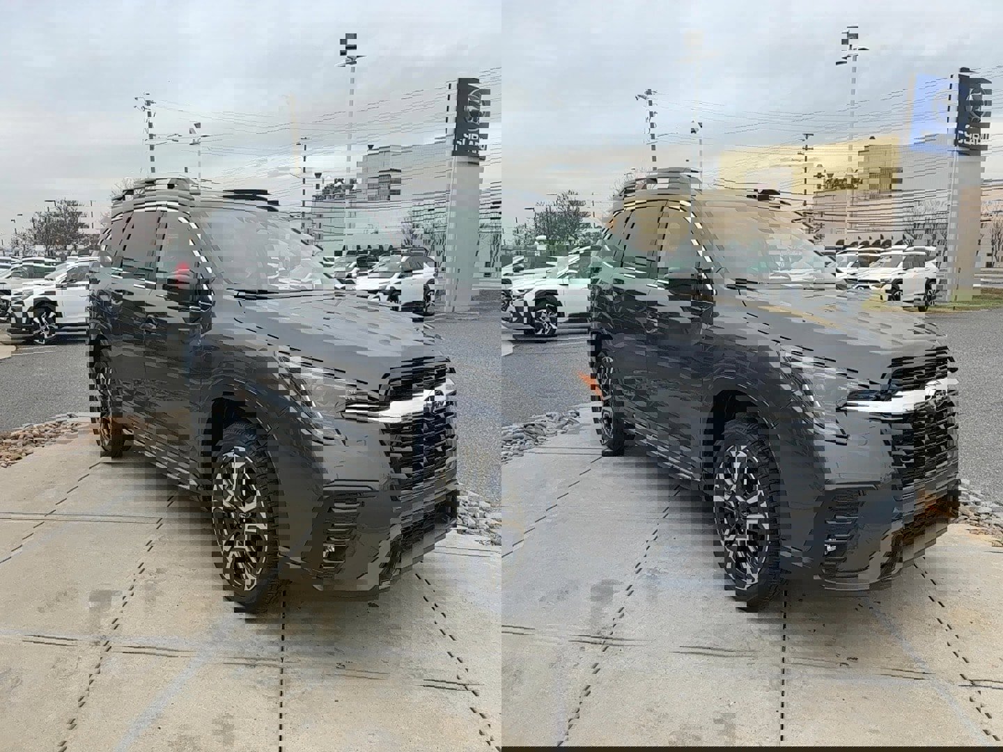 Certified 2025 Subaru Ascent Limited w/ Popular Package #2 image 4