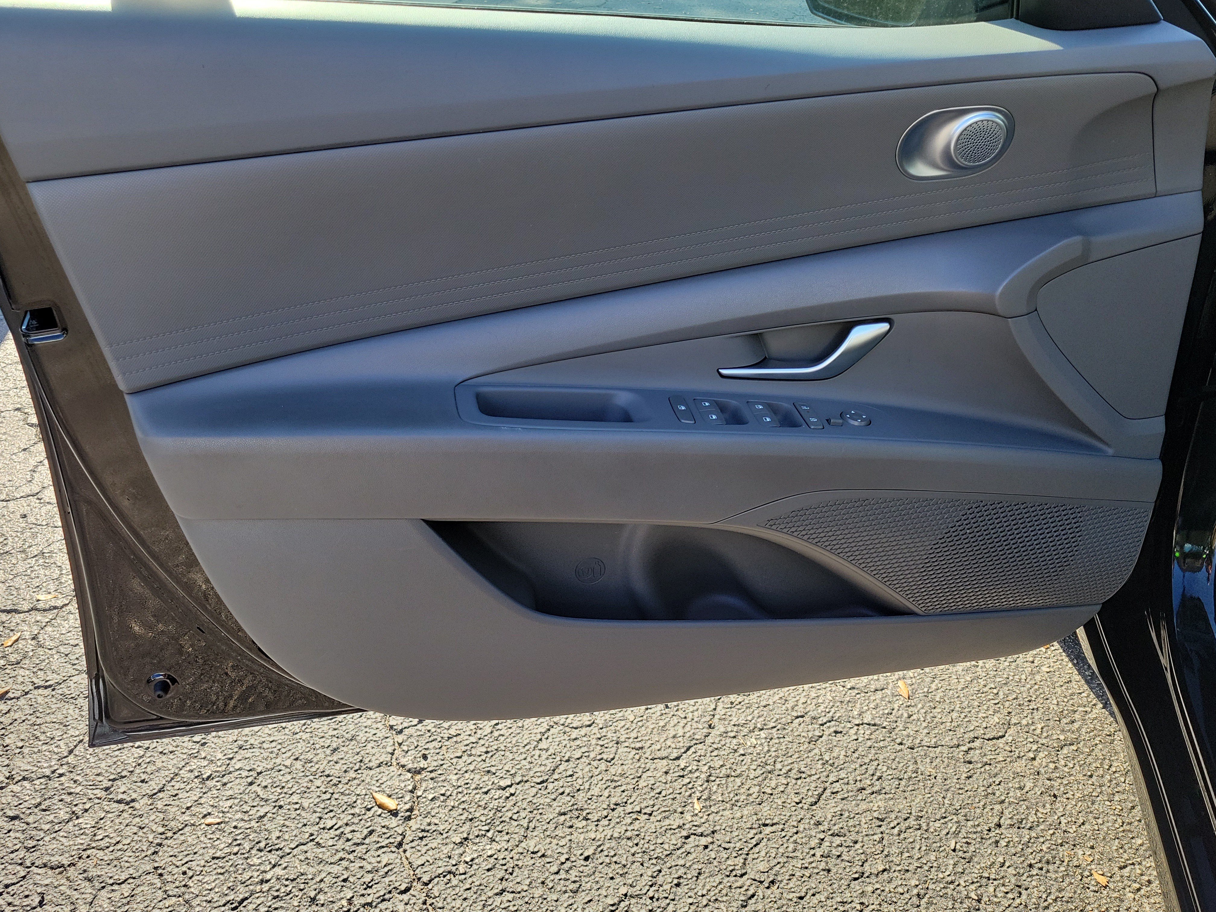 Used 2024 Hyundai Elantra SEL FWD image 15