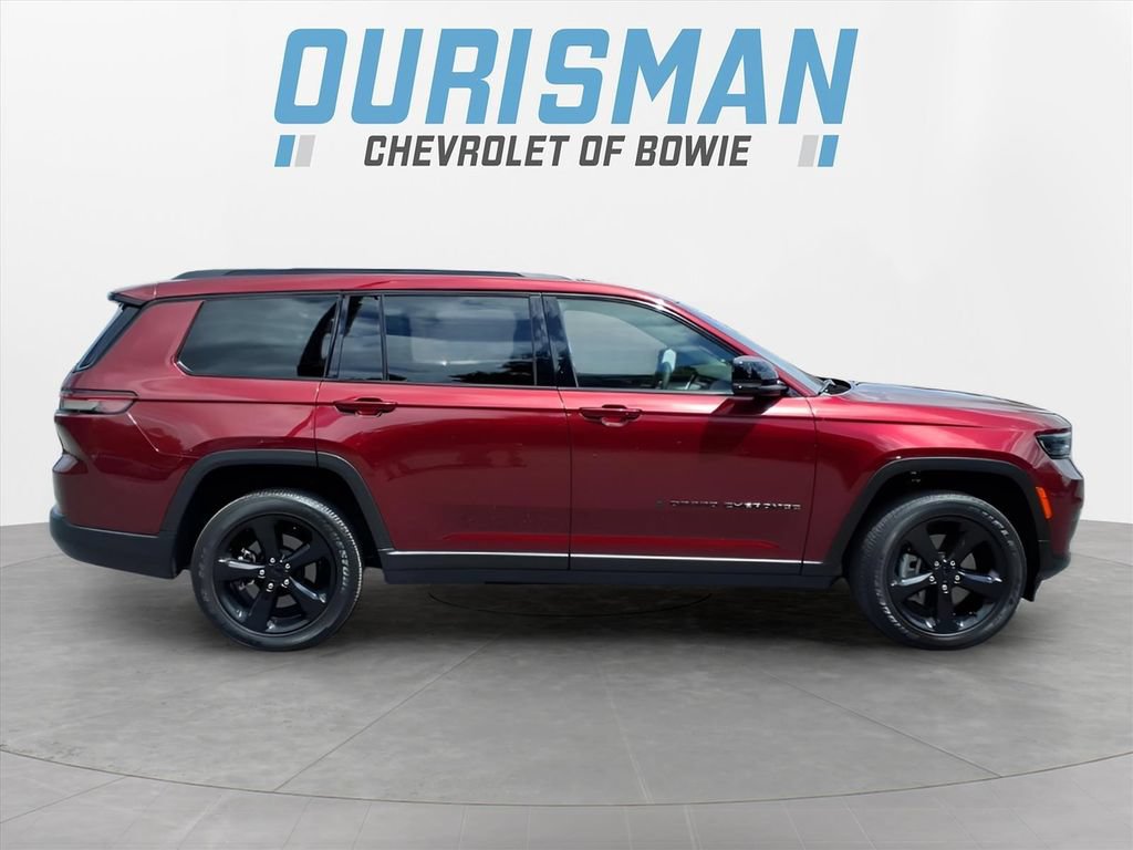 Used 2023 Jeep Grand Cherokee L Laredo AWD/4WD image 2