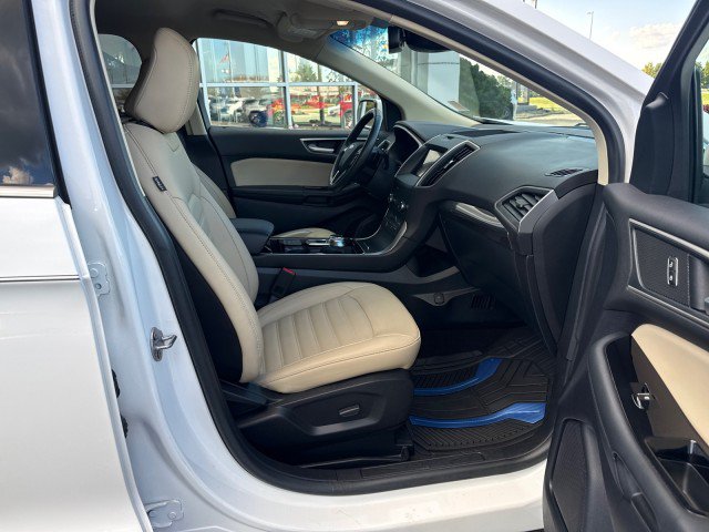 Used 2020 Ford Edge SEL w/ Cold Weather Package AWD/4WD image 29