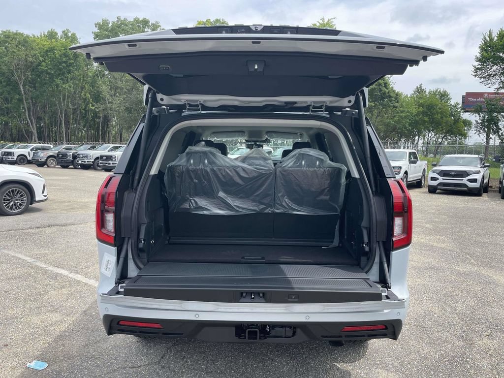 New 2026 Ford Expedition Active RWD image 10