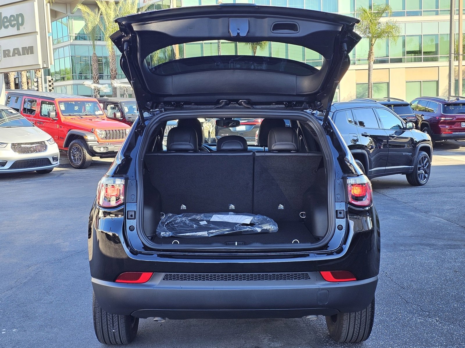 New 2026 Jeep Compass Latitude image 7