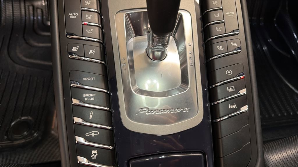 Used 2014 Porsche Panamera 4S Executive AWD/4WD image 22