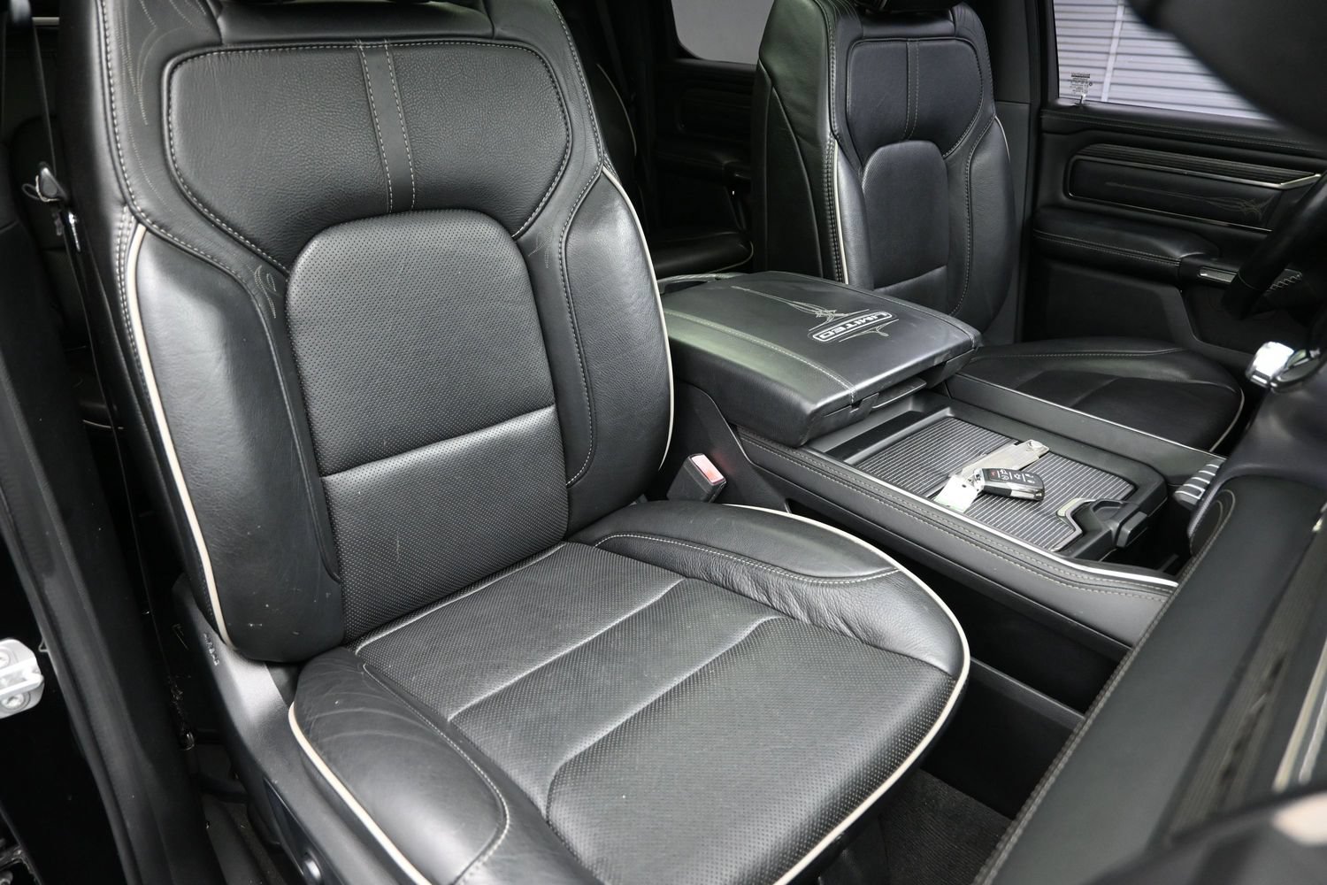 Used 2020 RAM 1500 Limited w/ Black Appearance Package AWD/4WD image 42