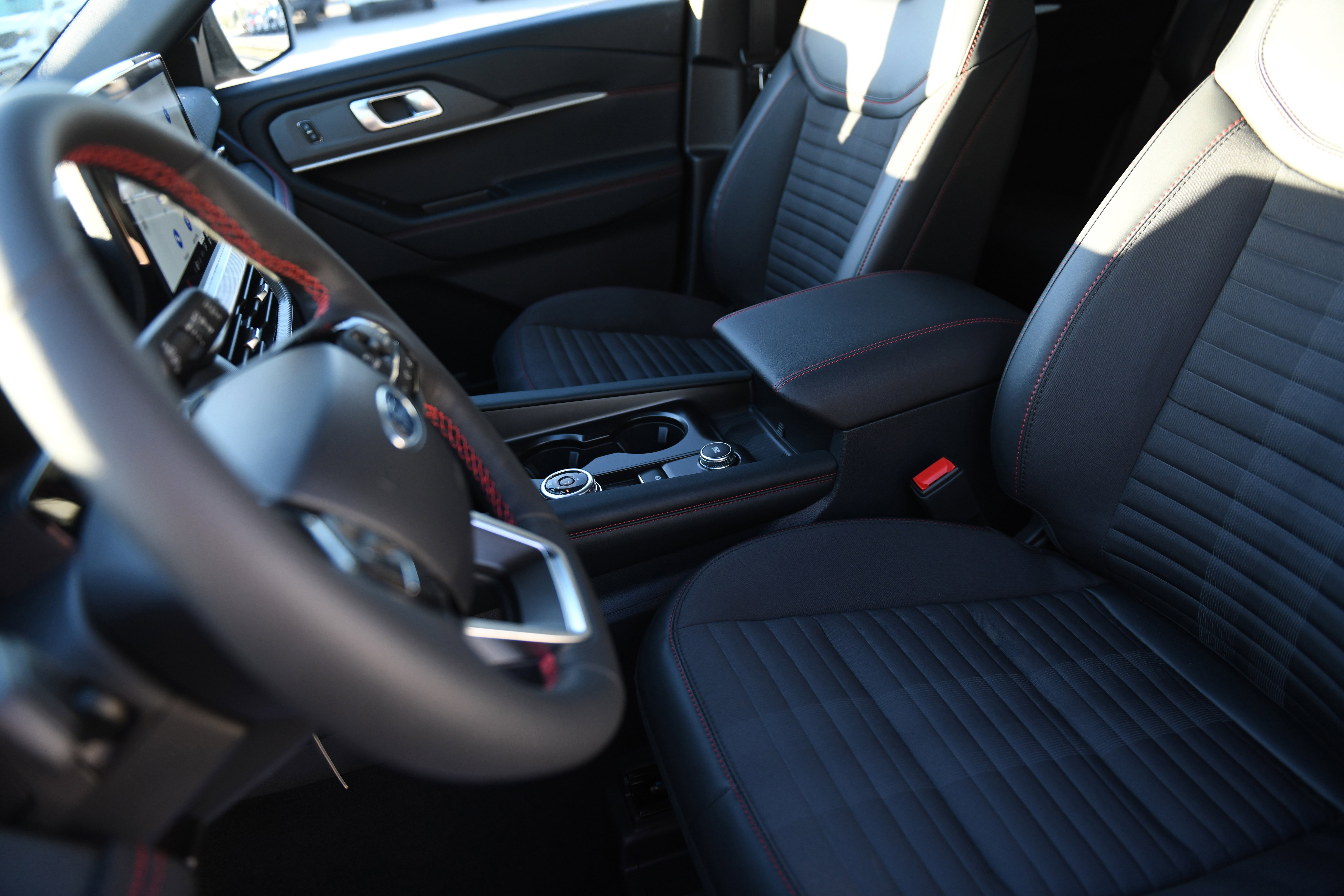 New 2026 Ford Explorer ST-Line w/ ST-Line Street Pack image 35