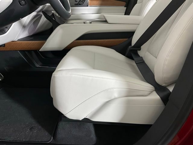 New 2026 Cadillac Vistiq Luxury w/ LPO, Floor Liner Package image 29