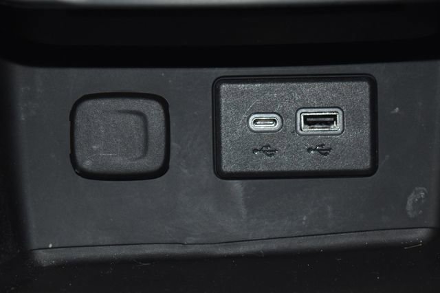 Used 2023 GMC Acadia SLE w/ Driver Convenience Package image 21