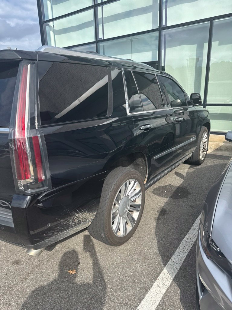 Used 2018 Cadillac Escalade Platinum AWD/4WD image 7