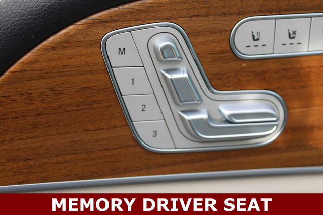 Used 2023 Mercedes-Benz GLS 450 4MATIC image 3