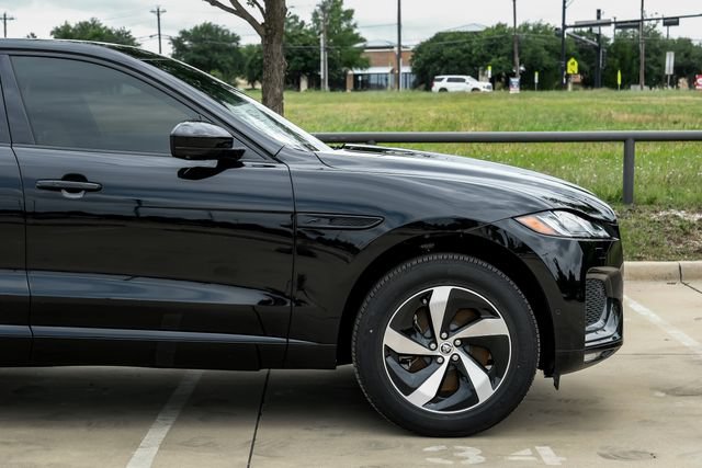 Used 2026 Jaguar F-PACE R-Dynamic S AWD/4WD image 9